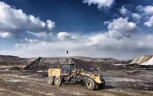 半岛平台平地机