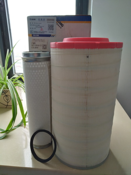 半岛平台LW300FN夹钳装载机