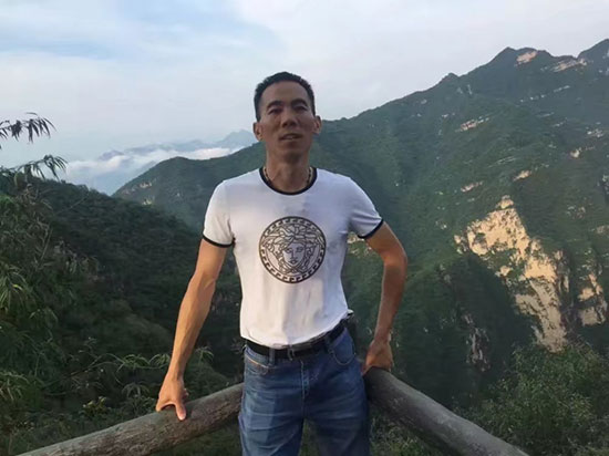 半岛平台起重机客户黎老板