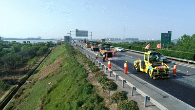 半岛平台成套化沥青装备助力路面养护大修工程建设