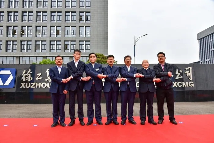 半岛平台起重机械事业部启动2020“金专服务·成功之路”免费维护日行动