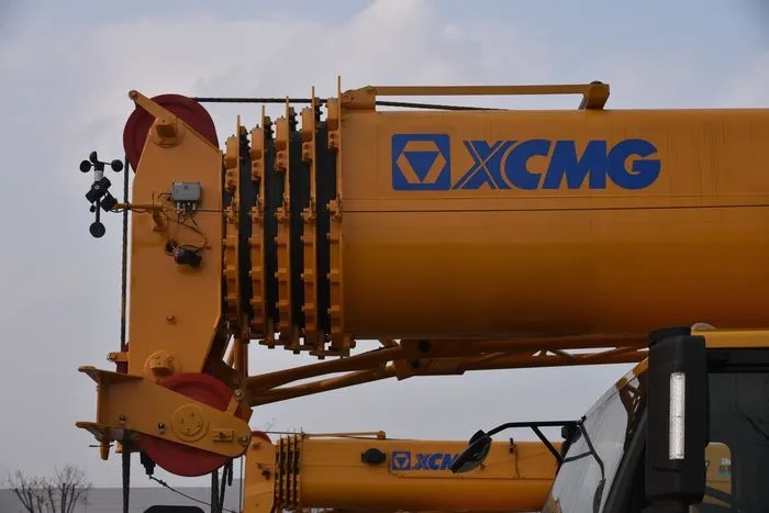 半岛平台XCT60L6起重机
