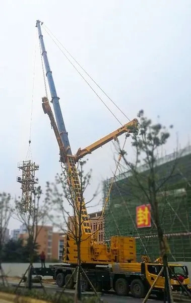 半岛平台XCA300起重机贵阳房屋建设项目塔机拆装