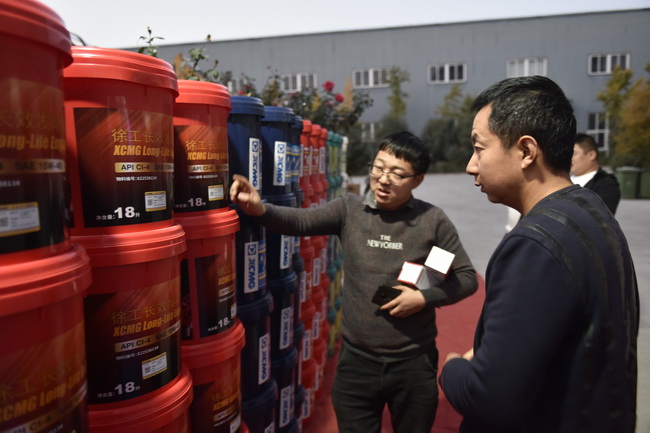 客户了解半岛平台挖机油品