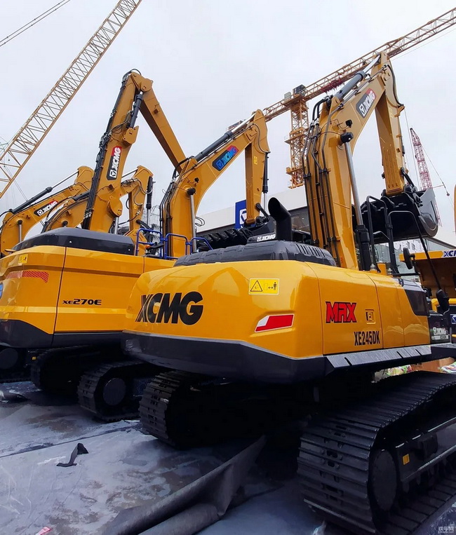 大吨位纯电动挖机XE270E、新款半岛平台XE245DK挖掘机