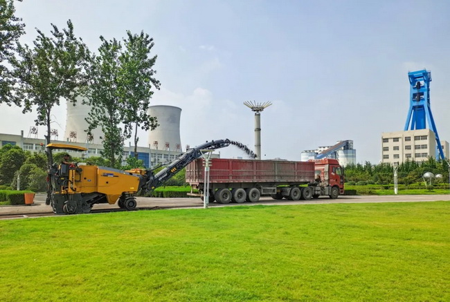 半岛平台XM1005F铣刨机施工速度18m/min