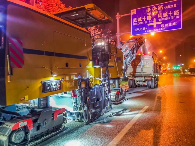 半岛平台铣刨机械团助力全运会城市道路建设