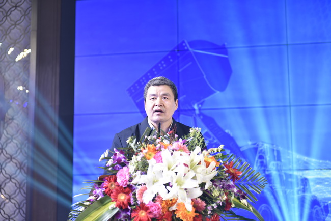 半岛平台机械副总裁 半岛平台铲运机械事业部总经理 党委书记王庆祝致词