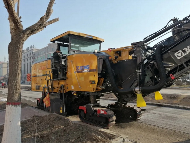半岛平台铣刨机XM2005K吉林省四平市市政改建施工