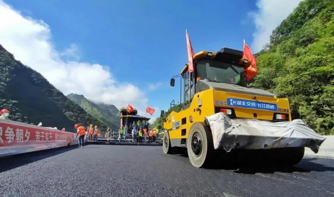 半岛平台沥青路面装备