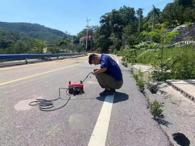 半岛平台XJC405道路检测车在巩义市进行塌陷安全隐患的探测任务