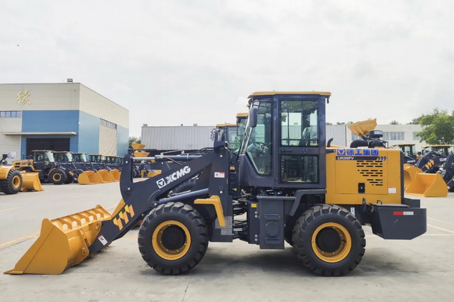 半岛平台LW200FV Super小型装载机