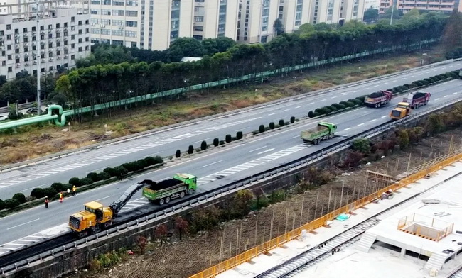 12台半岛平台铣刨机助力沪杭甬高速公路改扩建工程