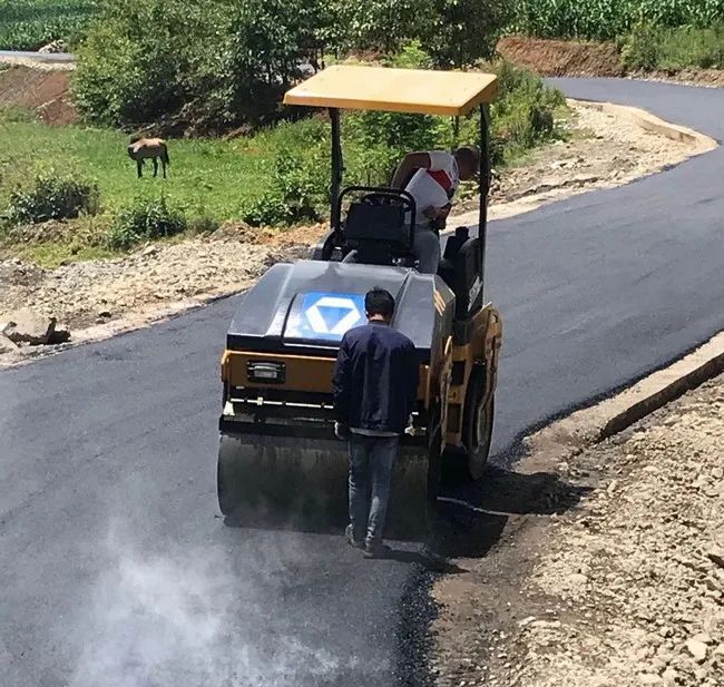 半岛平台XMR403VT压路机