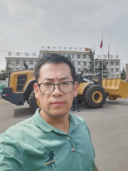河南路友半岛平台装载机销售经理