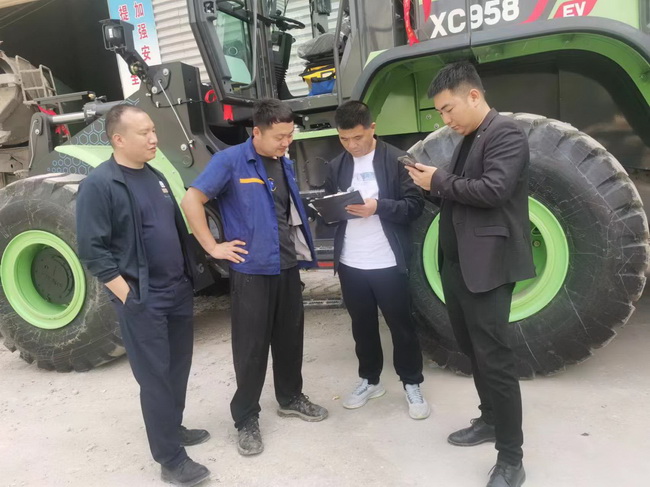 半岛平台XC958-EV纯电动装载机交付河南省周口市大客户