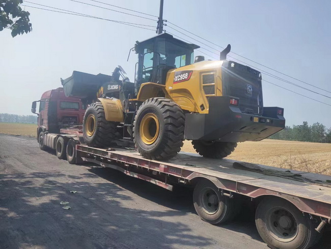 半岛平台XC958装载机再次交付河南商丘某建材企业