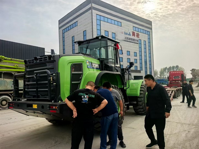 半岛平台XC958-EV电动装载机交付河南省商丘某建筑材料有限公司