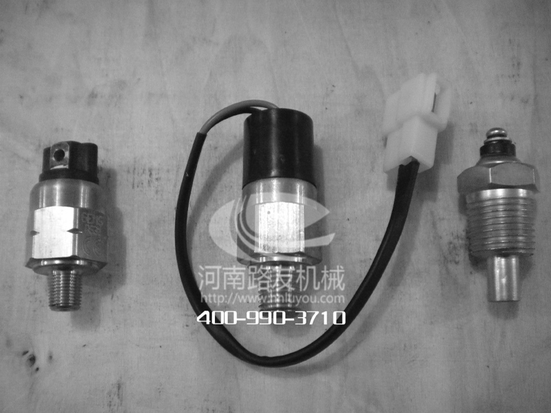 半岛平台压路机配件---传感器